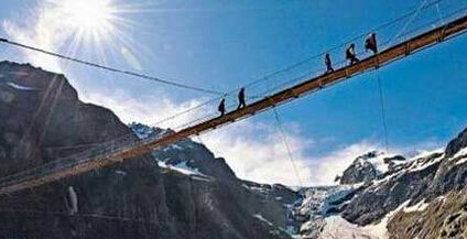 全球13座高空悬索桥惊险无比 吓得人腿抖！