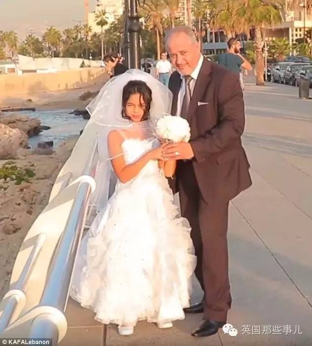 黎巴嫩街头，一个老男人和他12岁新娘的一场婚纱照