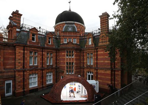 伦敦皇家天文台展出“火星之屋” 极具想象力