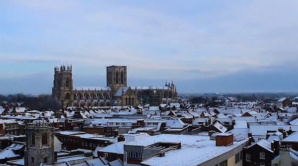 微缩视频记录英国约克市降雪前后迷人风景